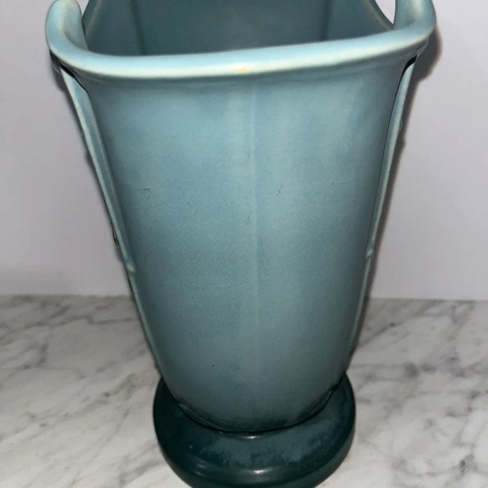 Weller Pottery Oak Leaf Vase 10.25